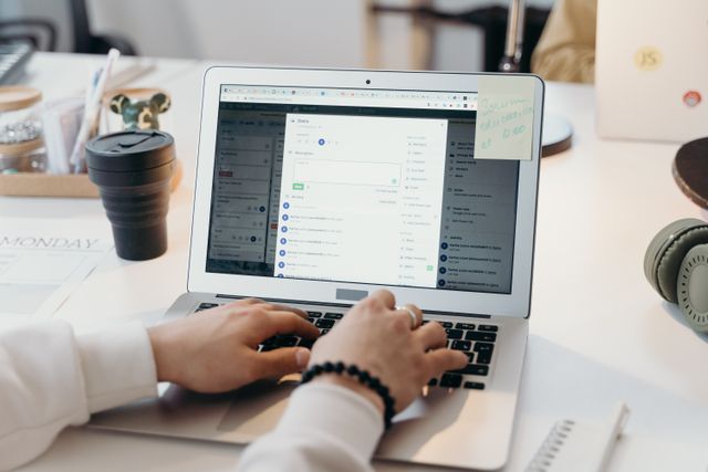 The Role of Modern SaaS Platforms in Managing Field Service Operations
